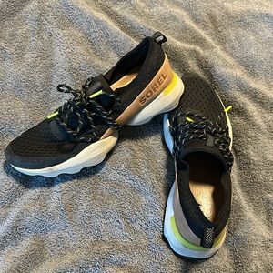 SOREL women’s tennis shoes
